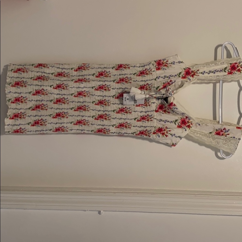Flower dress, brand new
